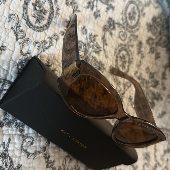 KATIE LOXTON - RIMINI SUNGLASSES - TRANSPARENT MINK - Picture 5 of 11